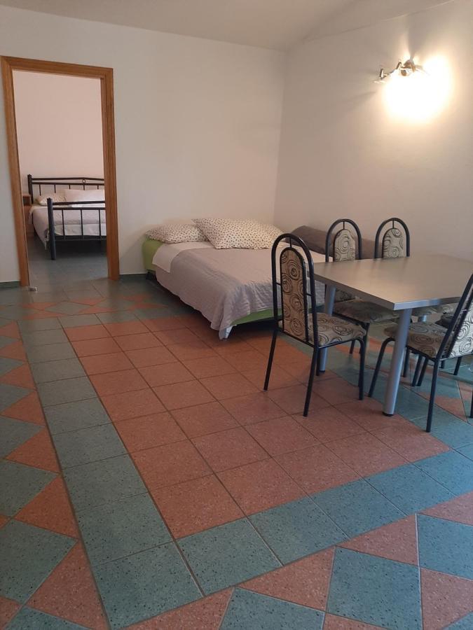 Apartments Marta Starigrad Paklenica Exterior photo