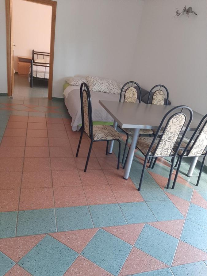 Apartments Marta Starigrad Paklenica Exterior photo
