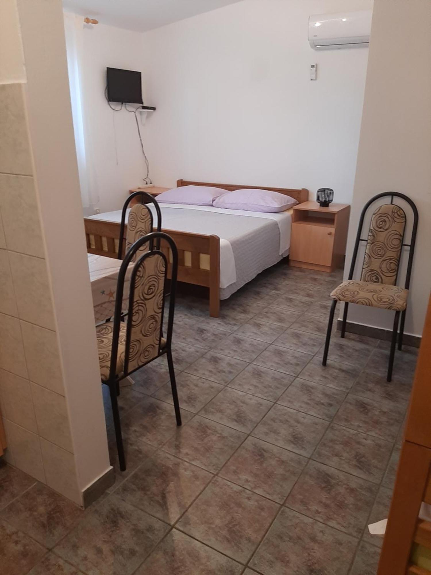 Apartments Marta Starigrad Paklenica Room photo