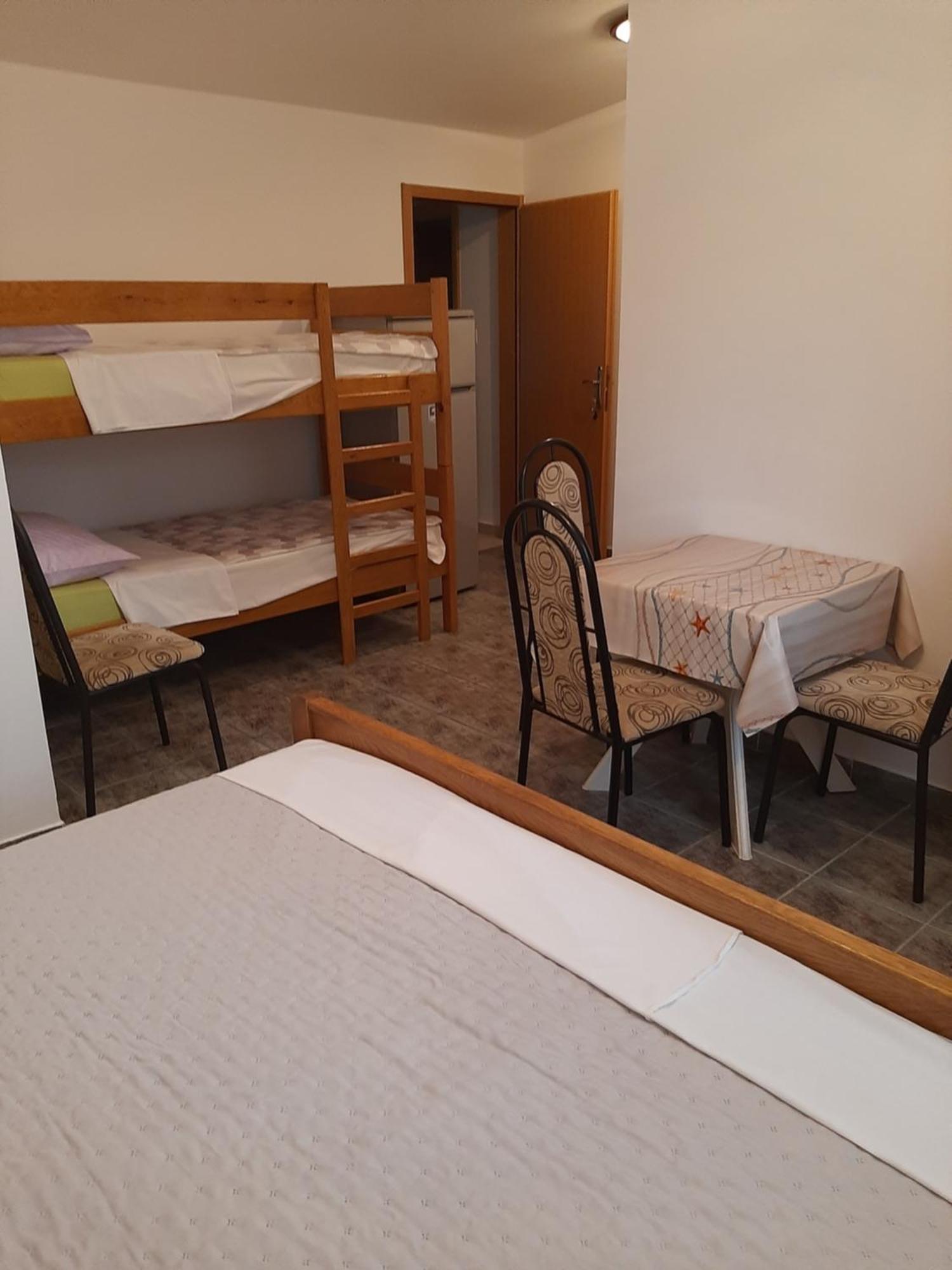 Apartments Marta Starigrad Paklenica Room photo