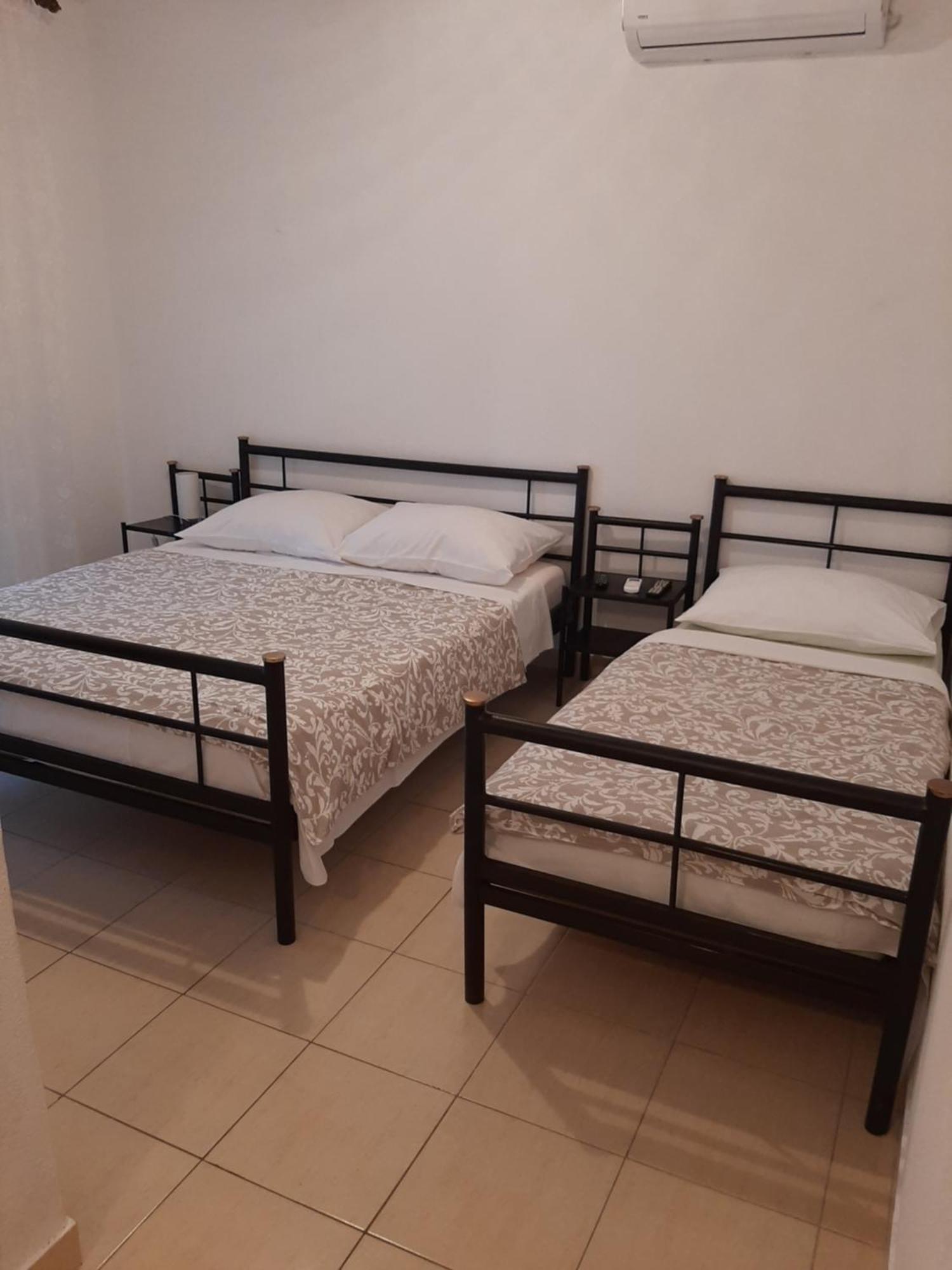 Apartments Marta Starigrad Paklenica Room photo